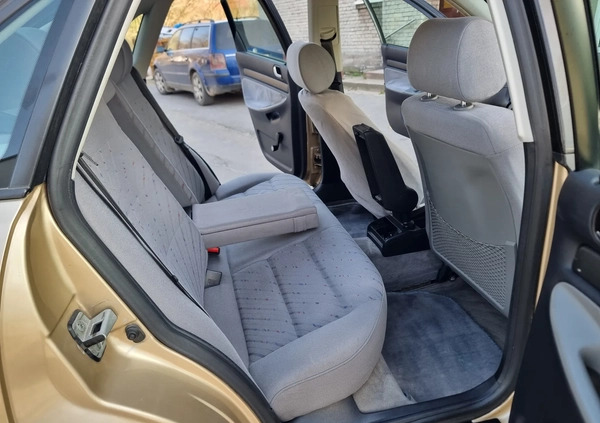 Audi A4 cena 4900 przebieg: 295000, rok produkcji 1995 z Pruszków małe 254